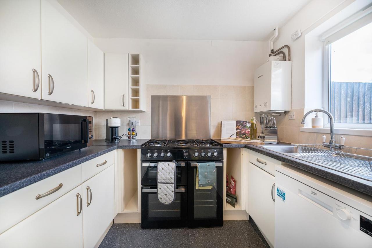 Сasa de vacaciones Stylish 3 Bed House, Large Garden, Parking, Wifi - Esho *